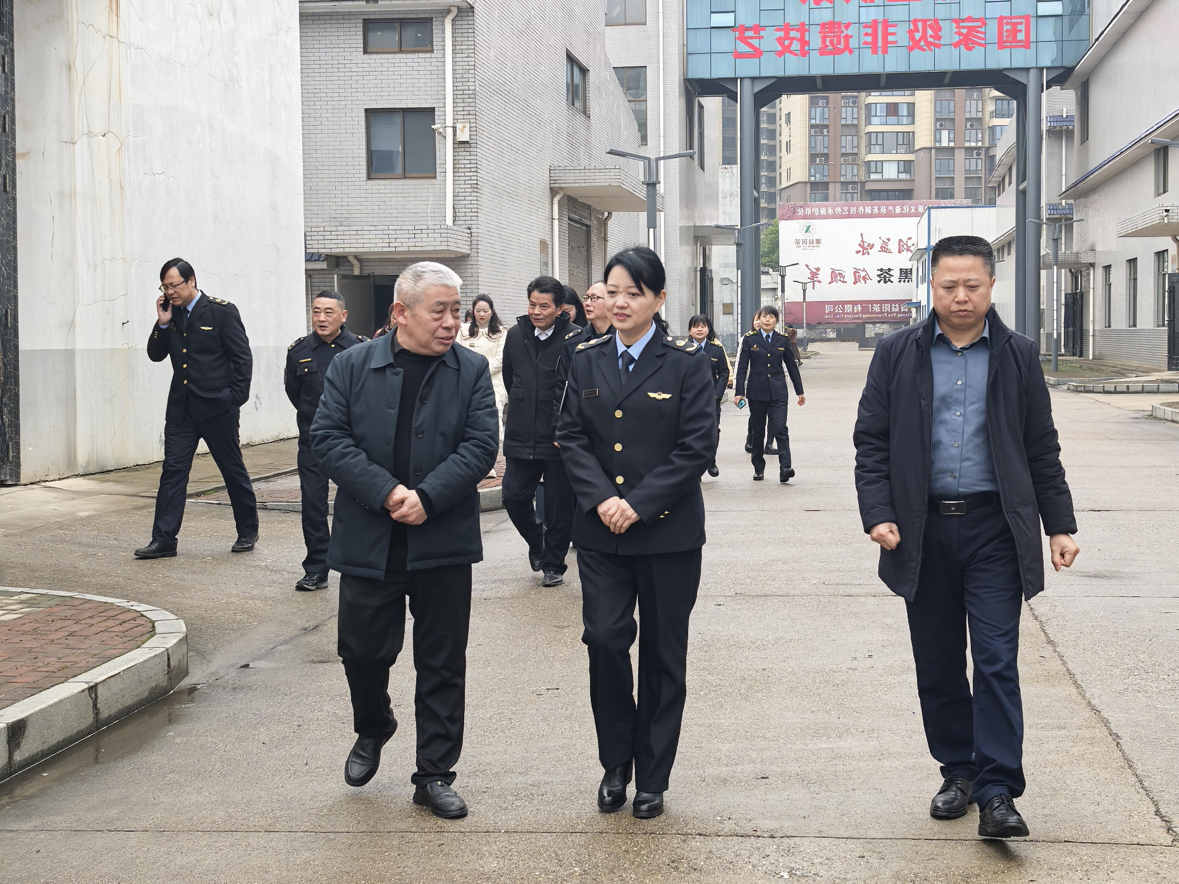 益阳市消保委走进新葡京app最新 见证非遗技艺的品质坚守