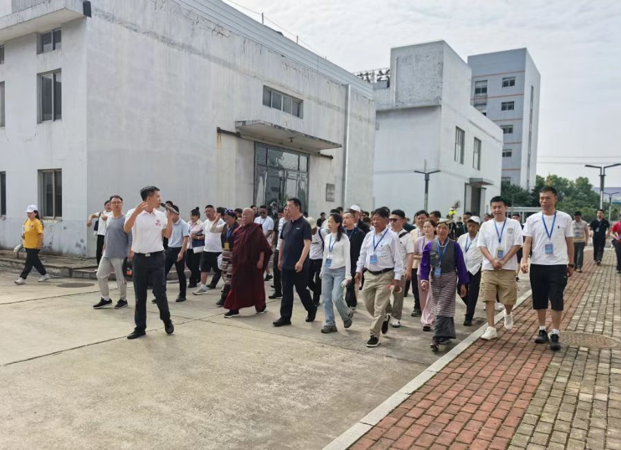益阳喜迎西藏少数民族参观团 共品新葡京app最新茶香续写民族团结情
