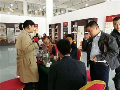 新葡京app最新作为湖南黑茶代表亮相2017贵州国际茶文化节